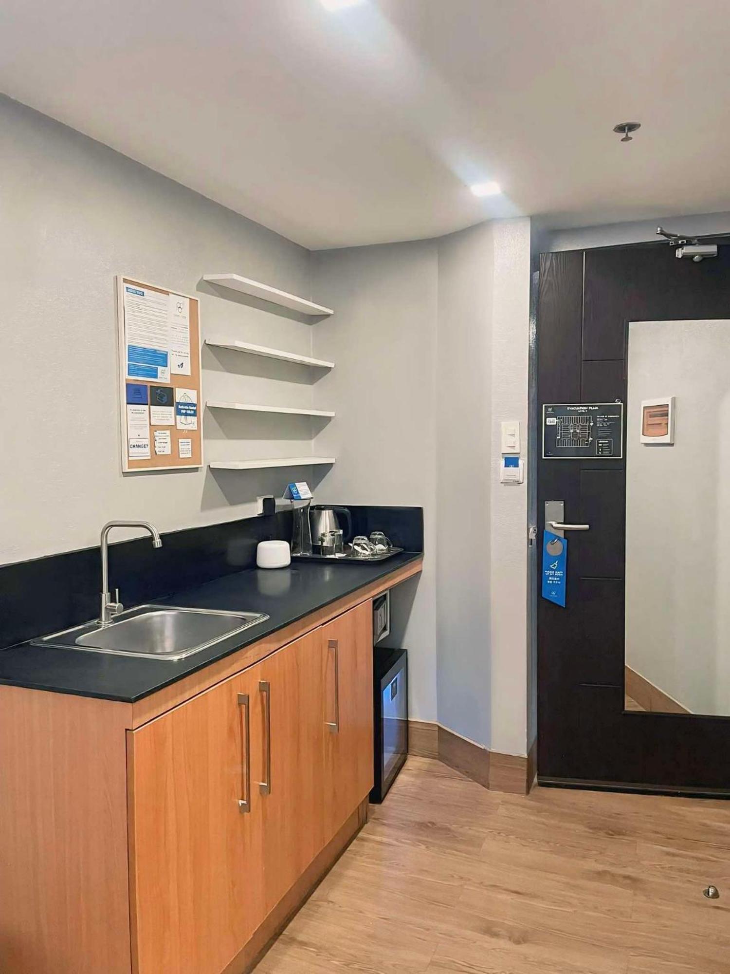 פאסאי Selah Pods Hotel Manila מראה חיצוני תמונה