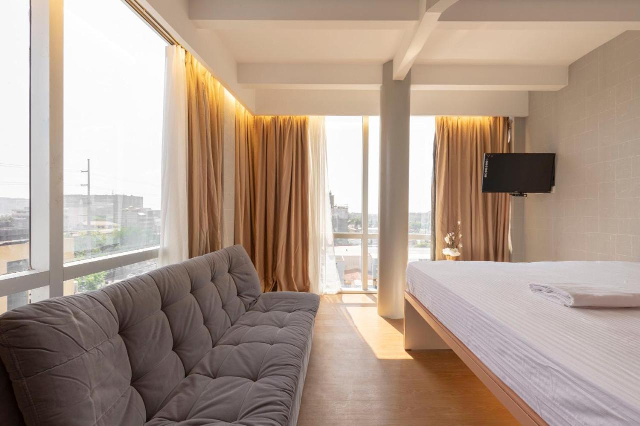 פאסאי Selah Pods Hotel Manila מראה חיצוני תמונה